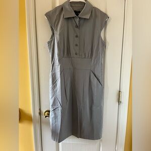 Ann Taylor Dress Size 4. New with tags.
Pit to pit 18.5.